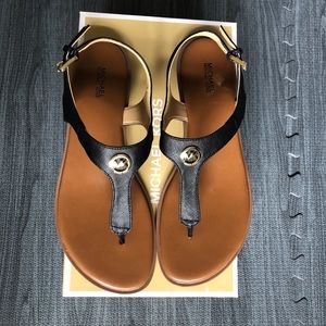 MICHAEL KORS MK CHARM THONG T-Strap Ankle Sandal